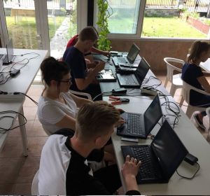 42058677_324823274957275_695514020228104192_n