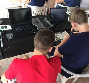 42146787_324823251623944_1269242713769771008_n