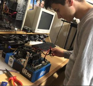 Received_666116640551211