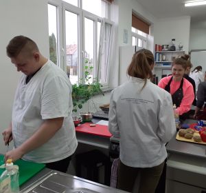 78343086_997903033904689_8782989034038231040_n