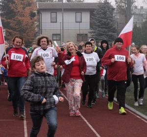 100 okrążeń na 100-lecie- Sztafeta Niepodległości