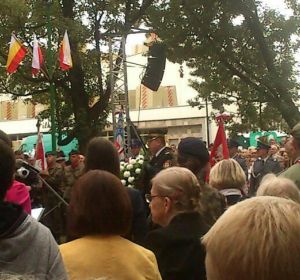 41469674_224337211773293_1921439313053089792_n