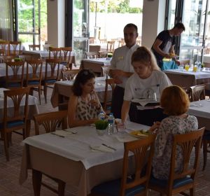 42045117_324823108290625_2490725674675863552_n