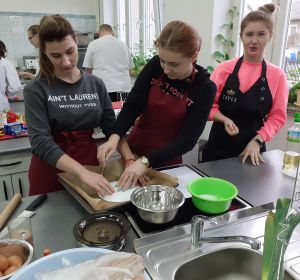 75388457_2530225580394861_2631433983023382528_n