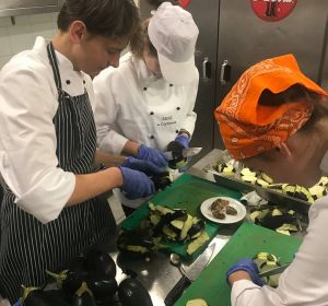 42164638_324823221623947_3639868771998367744_n